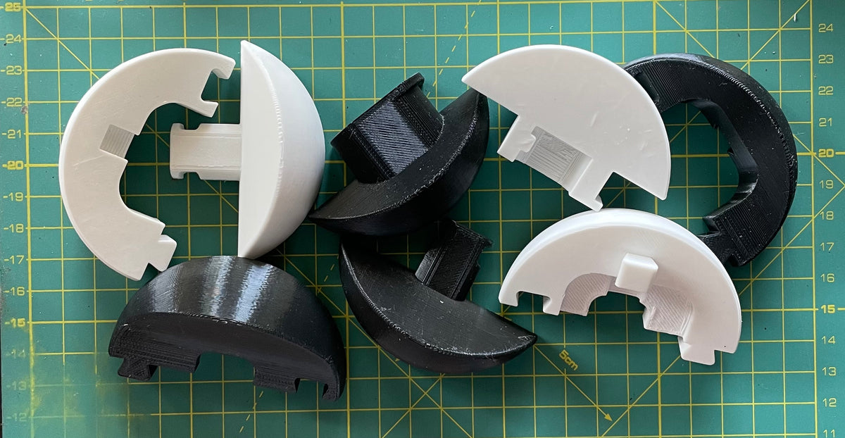 Puzzle esférico 3D BKT de 7,5 cm en blanco + negro, con las piezas sueltas