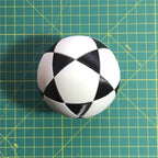 Puzzle esférico 3D FNL de 7,5 cm en blanco + negro, armado