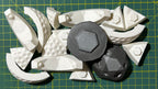 Puzzle esférico 3D GLF de 7,5 cm en blanco + gris, con las piezas sueltas