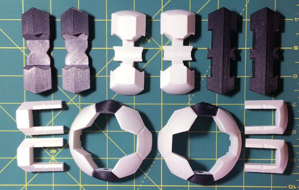 Puzzle esférico 3D IFA de 7,5 cm en blanco + negro, con las piezas sueltas