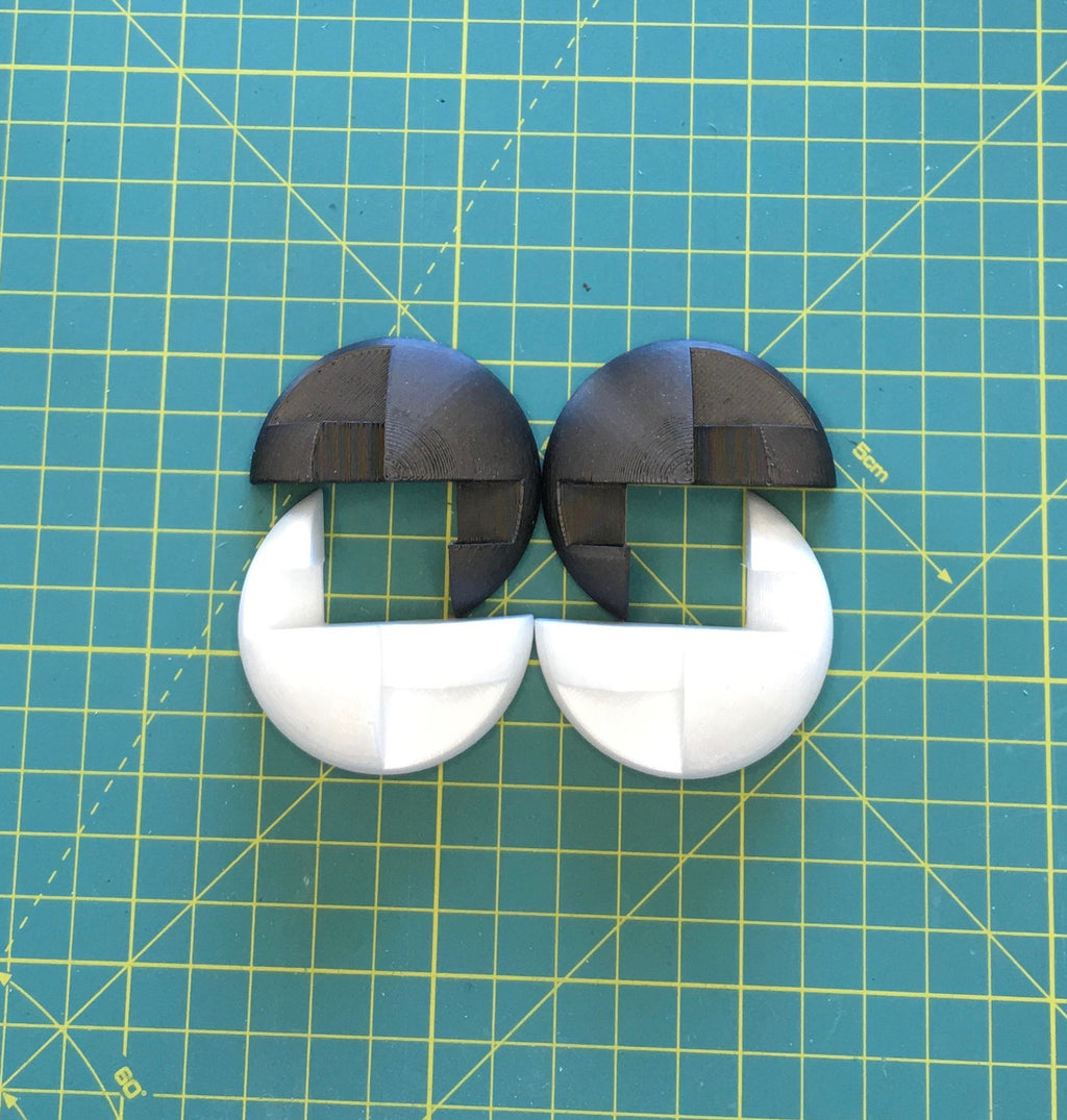 Puzzle esférico 3D IWS de 5 cm en blanco + negro, con las piezas sueltas