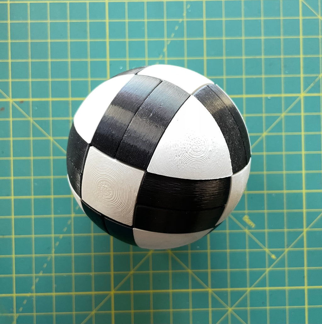 Puzzle esférico 3D RUS de 7,5 cm en blanco + negro, armado
