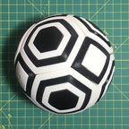 Puzzle esférico 3D SLC de 10 cm en blanco + negro, armado