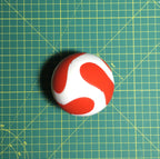 Puzzle esférico 3D TMG de 7,5 cm en blanco + rojo, armado